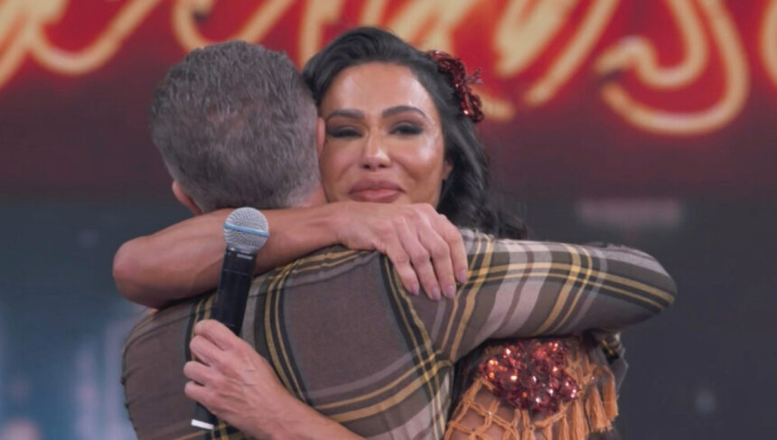 Gracyanne Barbosa rompe o tendão durante participação no 'Dança dos Famosos'.