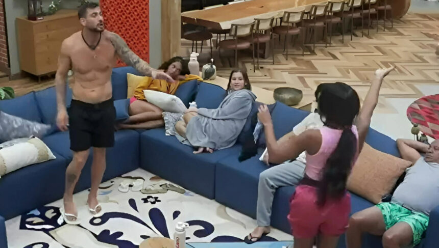 Carol Lekker e Nizam Hayek se desentenderam após a peoa encontrar uma cueca sem dono jogada no banheiro